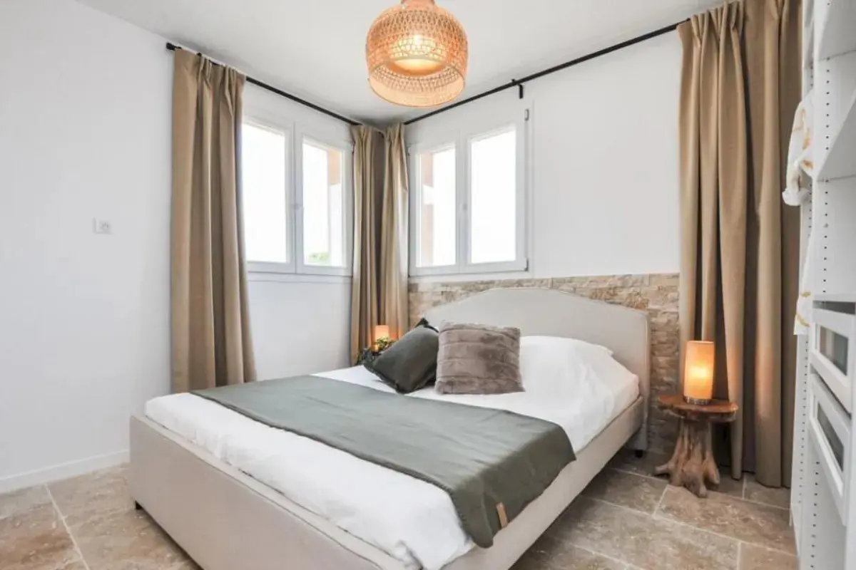 Les Deux Oliviers Plan de la Tour 21