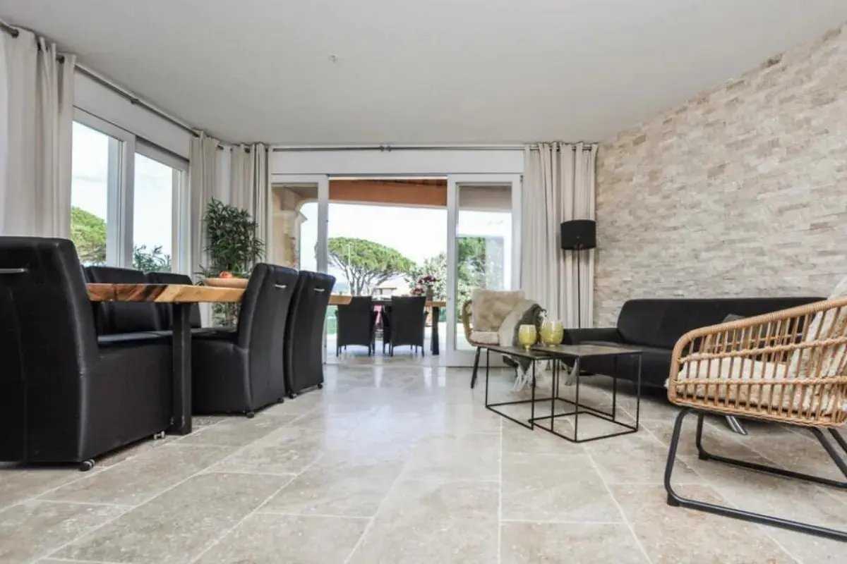 Les Deux Oliviers Plan de la Tour 24